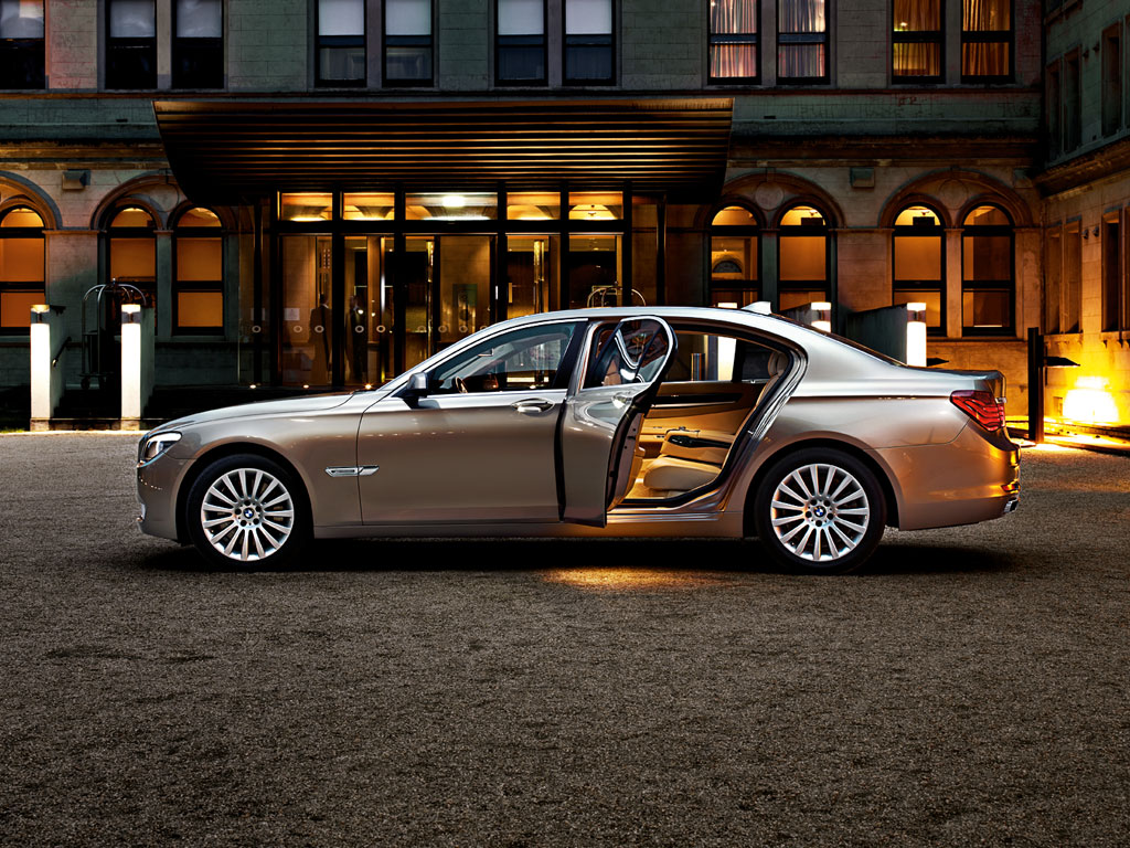 BMW установит новый мотор с 4 турбинами на 7-Series