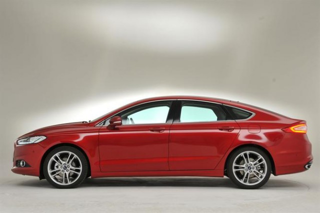 Фотошпионы засняли Ford Fusion 2017 модельного года
