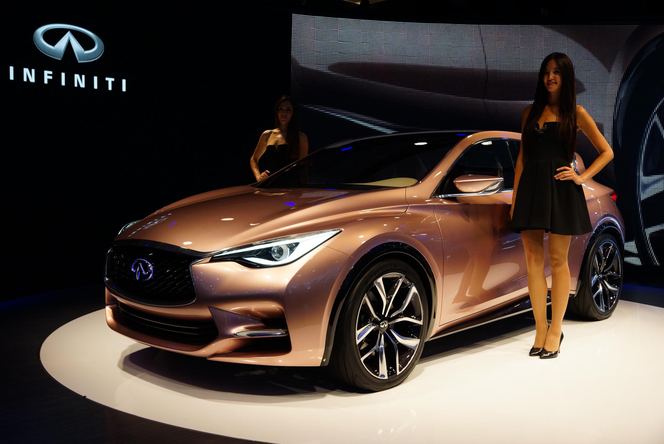 В сети Интернет появился снимок премиального хэтчбека Infiniti Q30