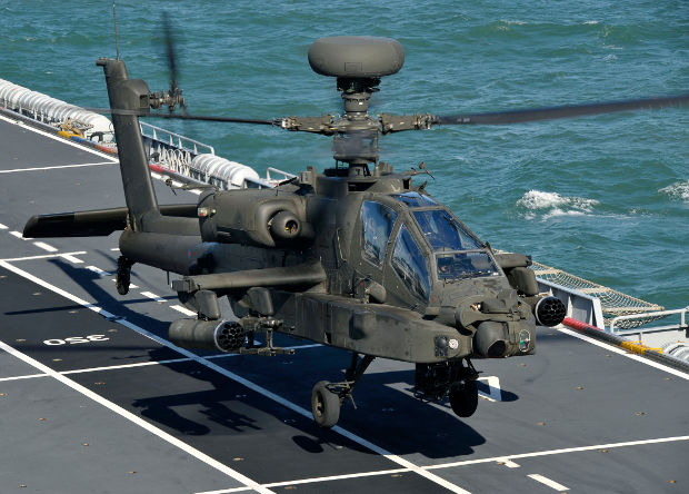 Великобритания проведет модернизацию вертолетов Apache