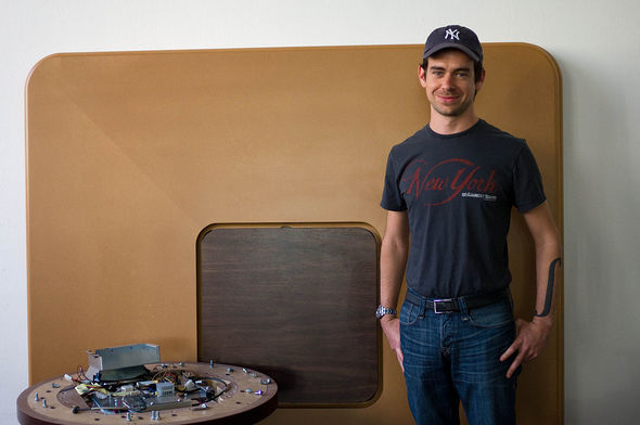 Новым гендиректором компании Twitter станет её сооснователь