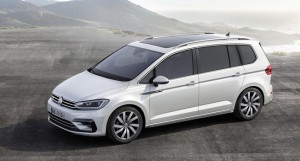 Volkswagen анонсировал появление нового Touran в России